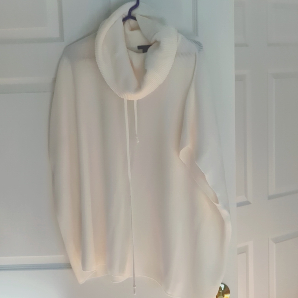 Sleeveless poncho - excellent condition